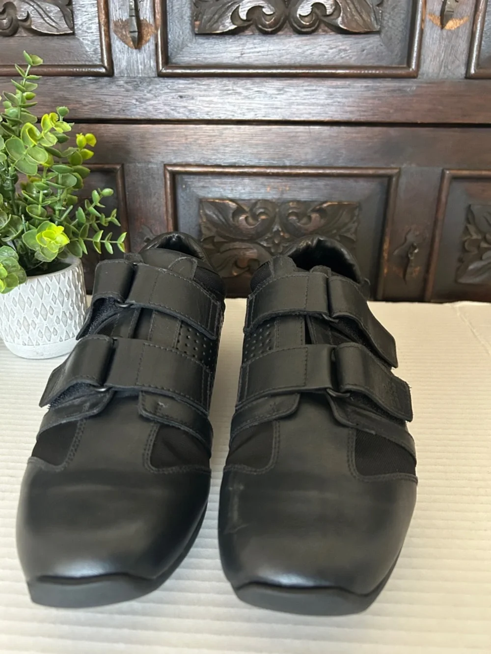 Gucci Black Leather & Textile Velcro Slip-On Sneakers - Picture 7 of 13